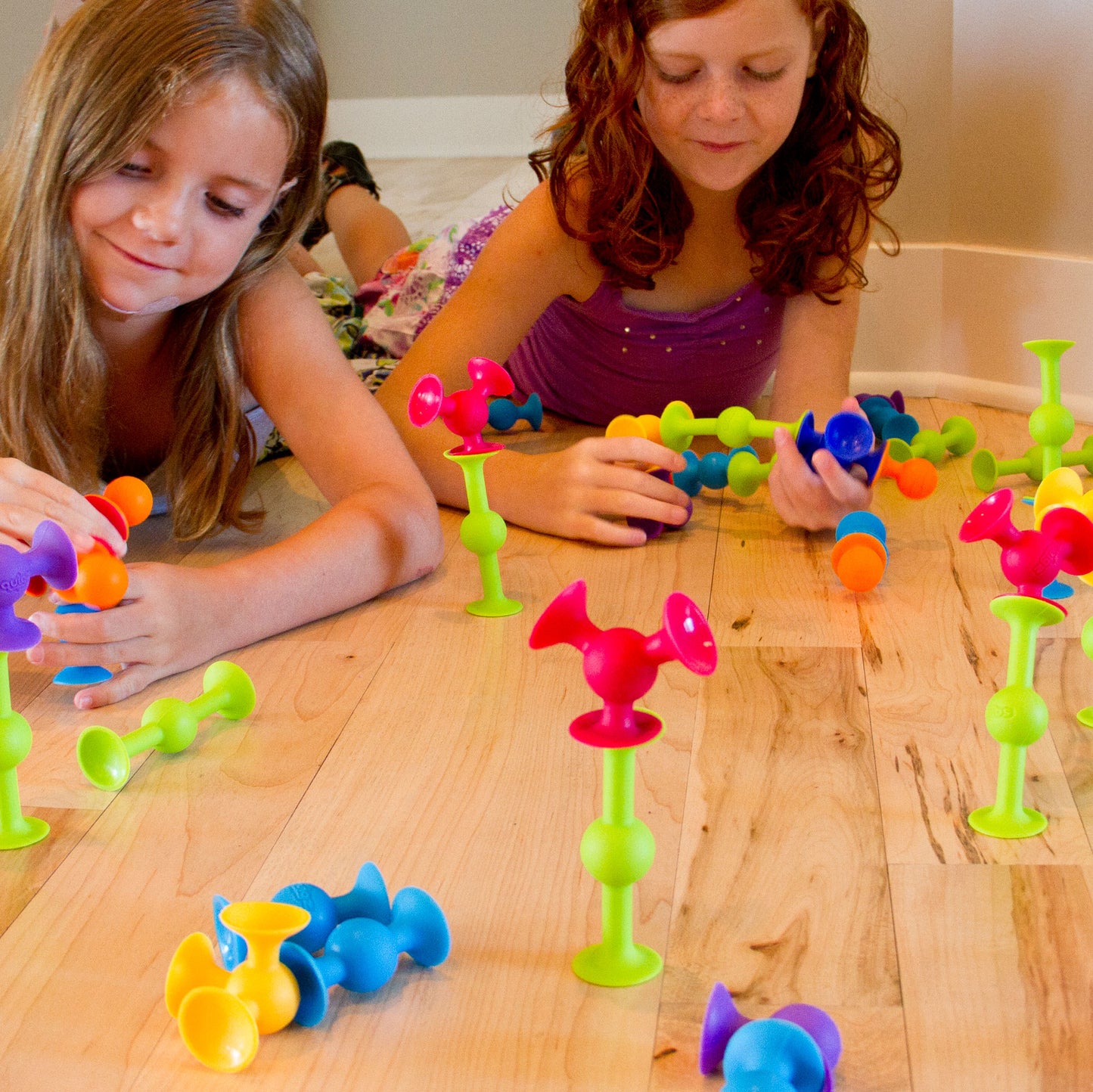 Squigz™ Starter Set 24 piezas, Juego de creatividad y construcción 3años+