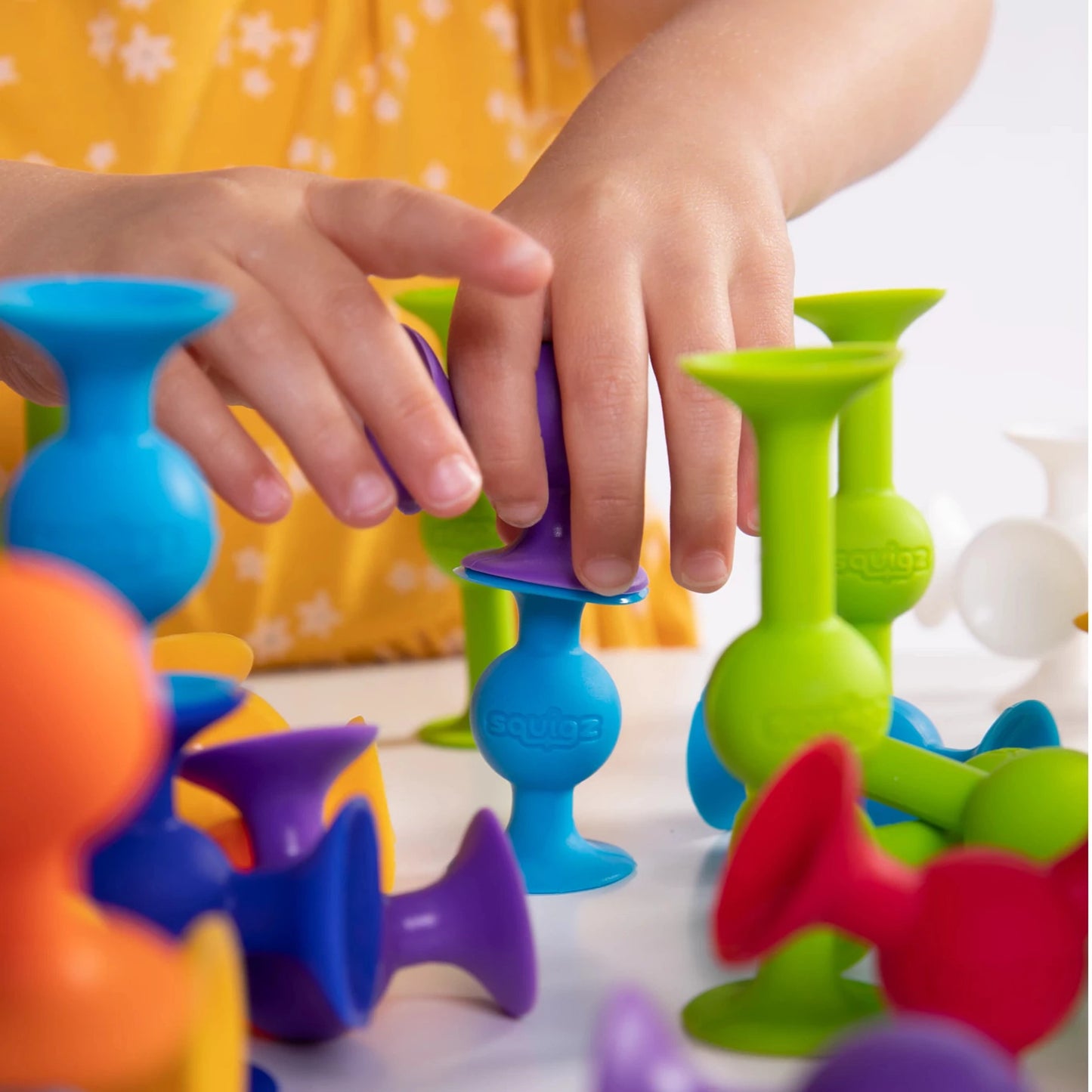 Squigz™ Starter Set 24 piezas, Juego de creatividad y construcción 3años+